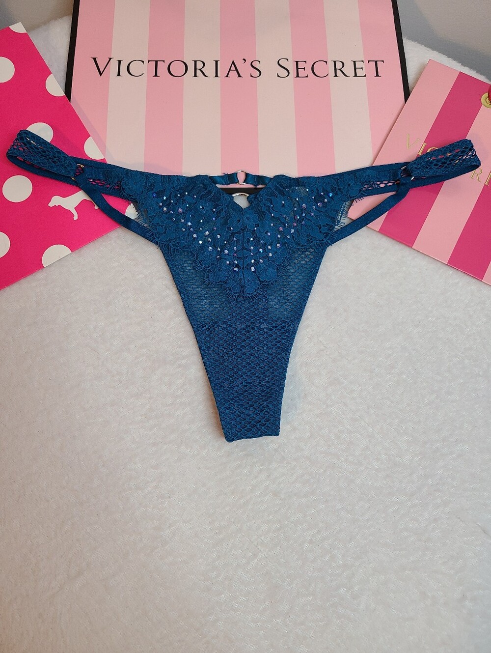 Rare Y2K Victoria's Secret Sexy Rhinestone Fishnet Thong Panty Size M - Picture 1 of 5